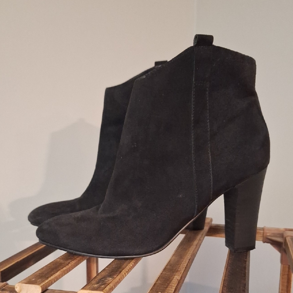 Marc Fisher Black Suede Ankle Boots High Block Heel Size 7